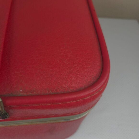 Vintage 60s Red Travel Train Case Carry On Bag - Picture 8 of 12